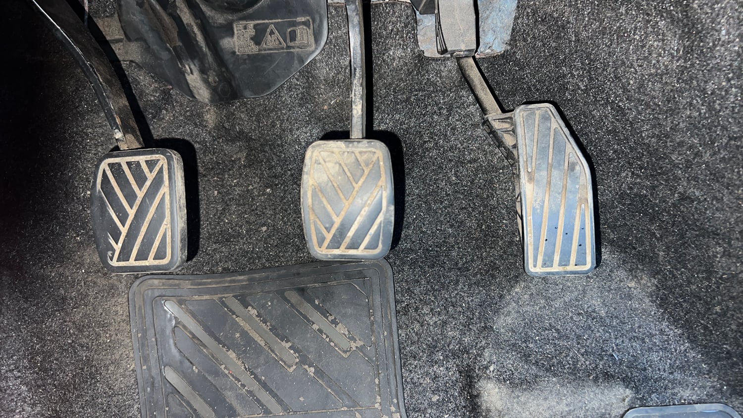 Used 2021 Maruti Suzuki Swift ZXi Plus Dual Tone Petrol Manual interior PEDALS VIEW