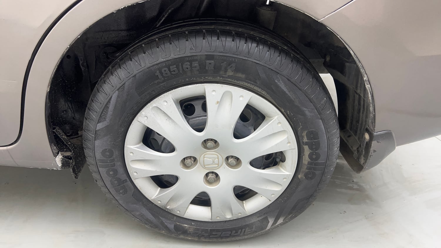 Used 2014 Honda Amaze 1.2 S i-VTEC Petrol Manual tyres LEFT REAR TYRE RIM VIEW