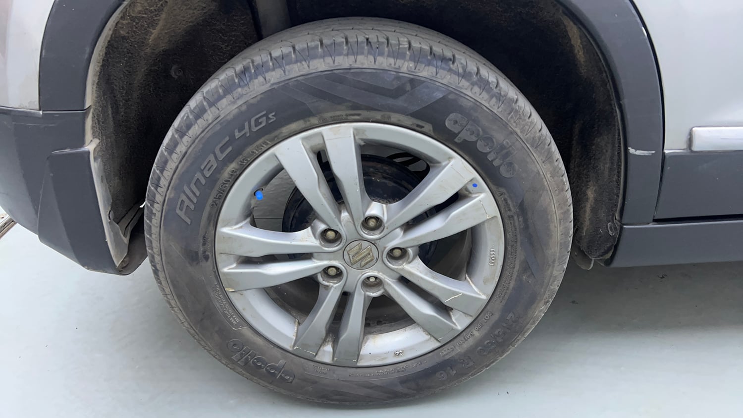 Used 2017 Maruti Suzuki Vitara Brezza [2016-2020] ZDi Plus Diesel Manual tyres RIGHT REAR TYRE RIM VIEW