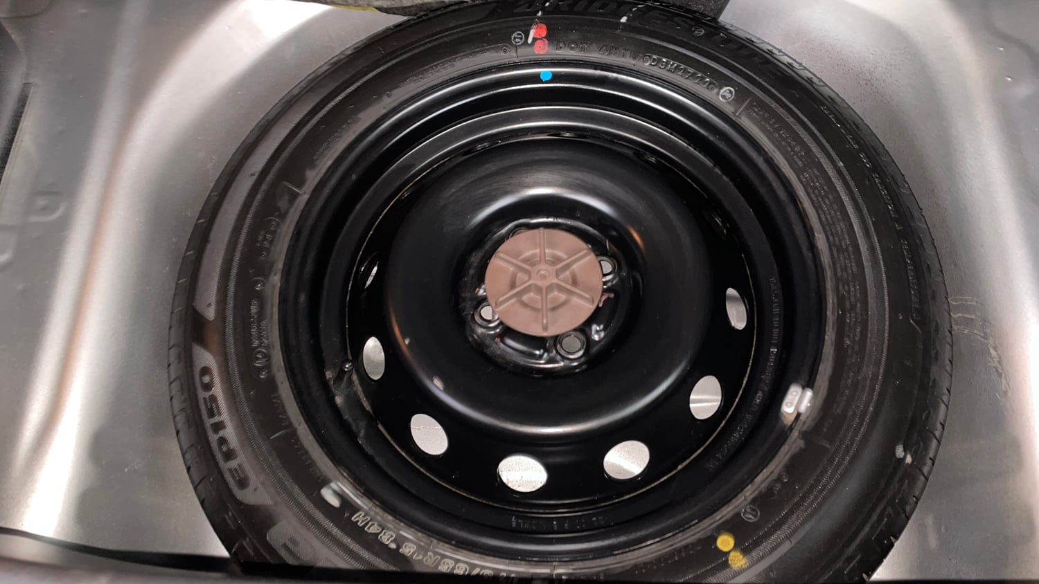 Used 2022 Maruti Suzuki Ignis Zeta 1.2 MT Petrol Manual tyres SPARE TYRE VIEW