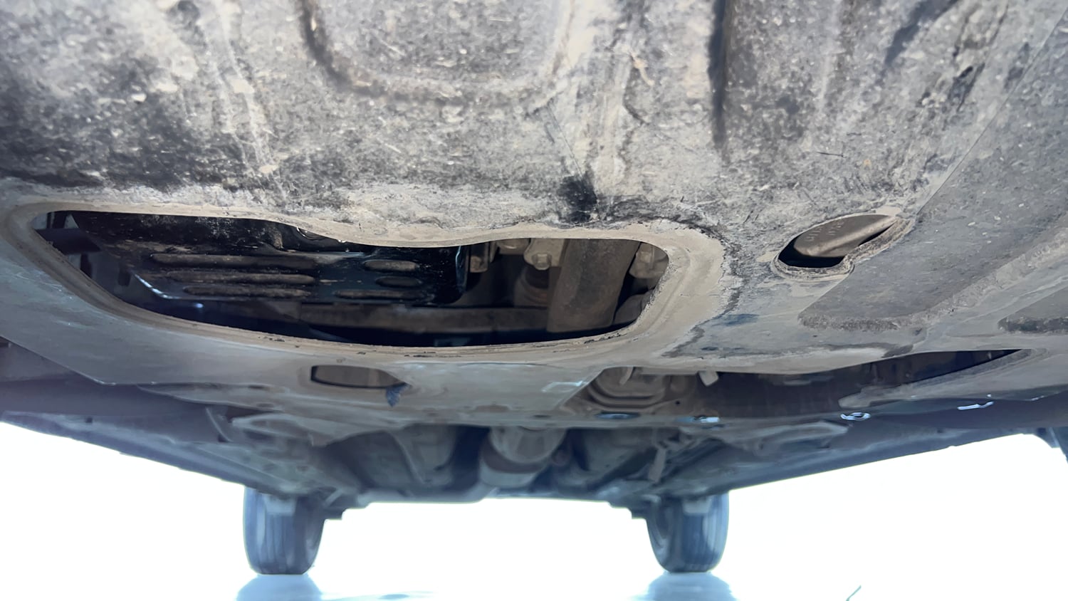 Used 2021 Hyundai Venue SX Plus 1.0 Turbo DCT Petrol Automatic extra FRONT LEFT UNDERBODY VIEW