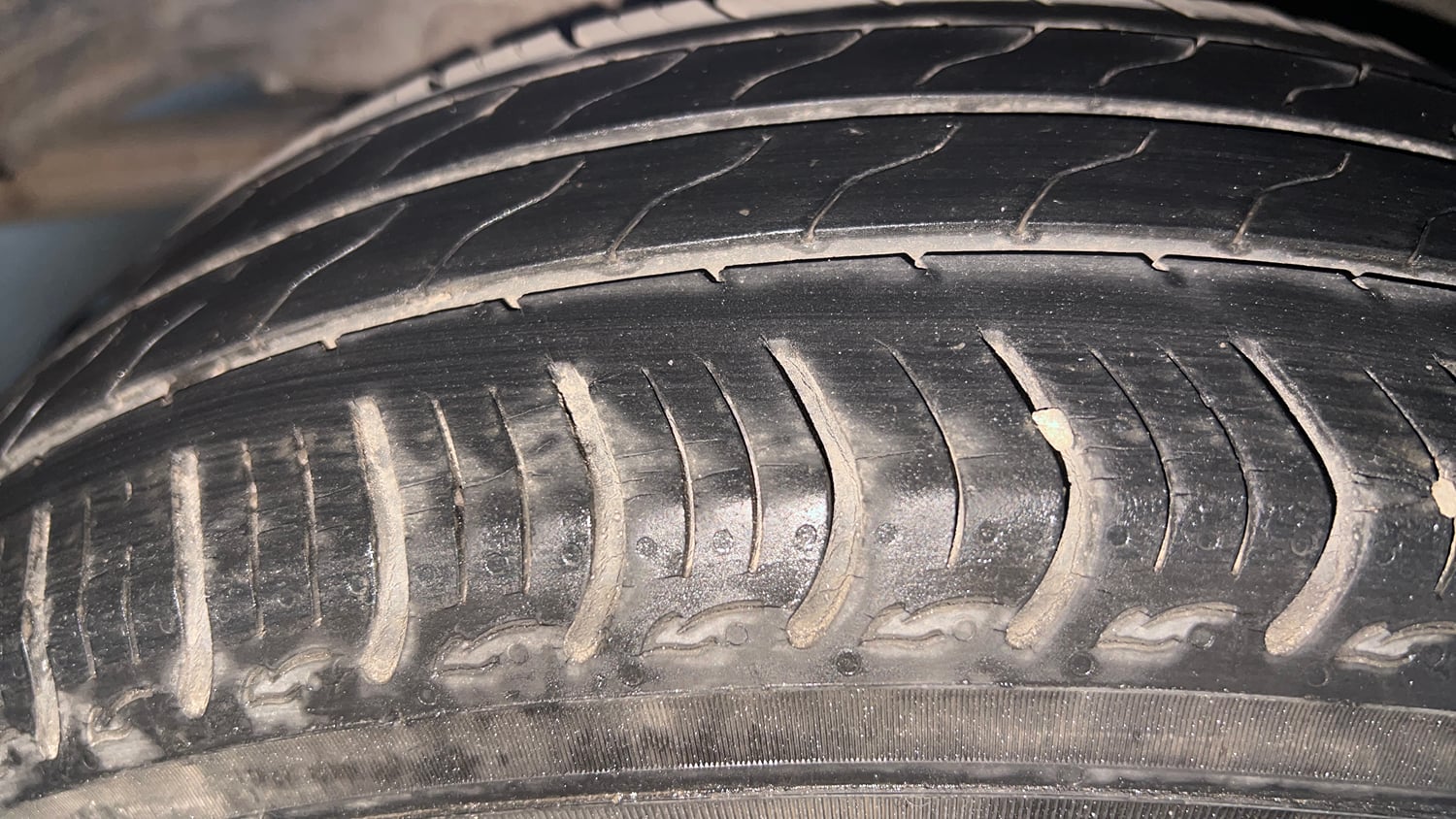 Used 2018 Honda Amaze 1.2 V MT Petrol Petrol Manual tyres RIGHT REAR TYRE TREAD VIEW