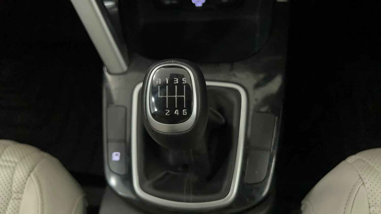 Used 2022 Kia Seltos HTX 1.5 Petrol Manual interior GEAR  KNOB VIEW