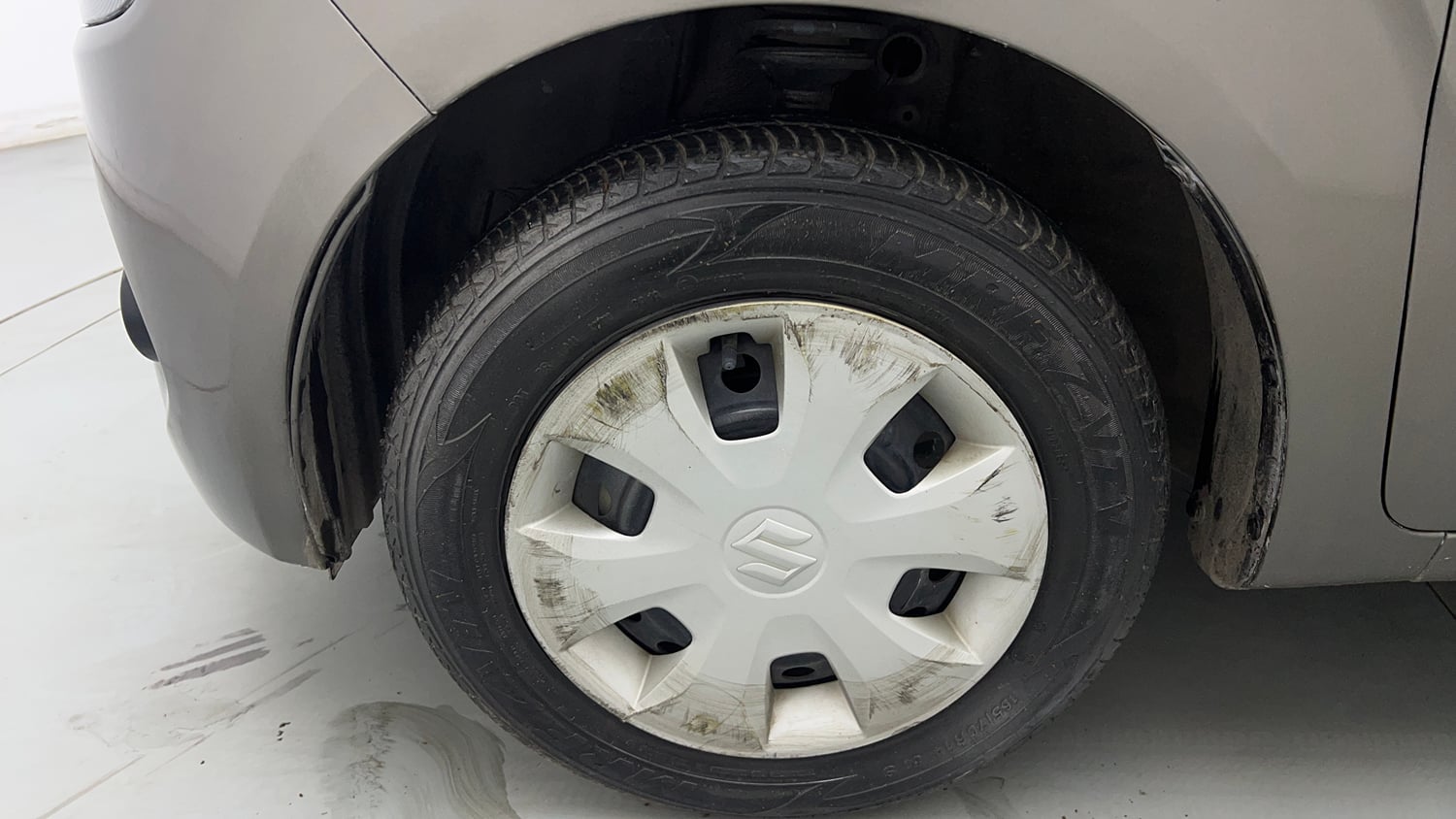 Used 2019 Maruti Suzuki Wagon R 1.0 VXi 1.0 Petrol Manual tyres LEFT FRONT TYRE RIM VIEW