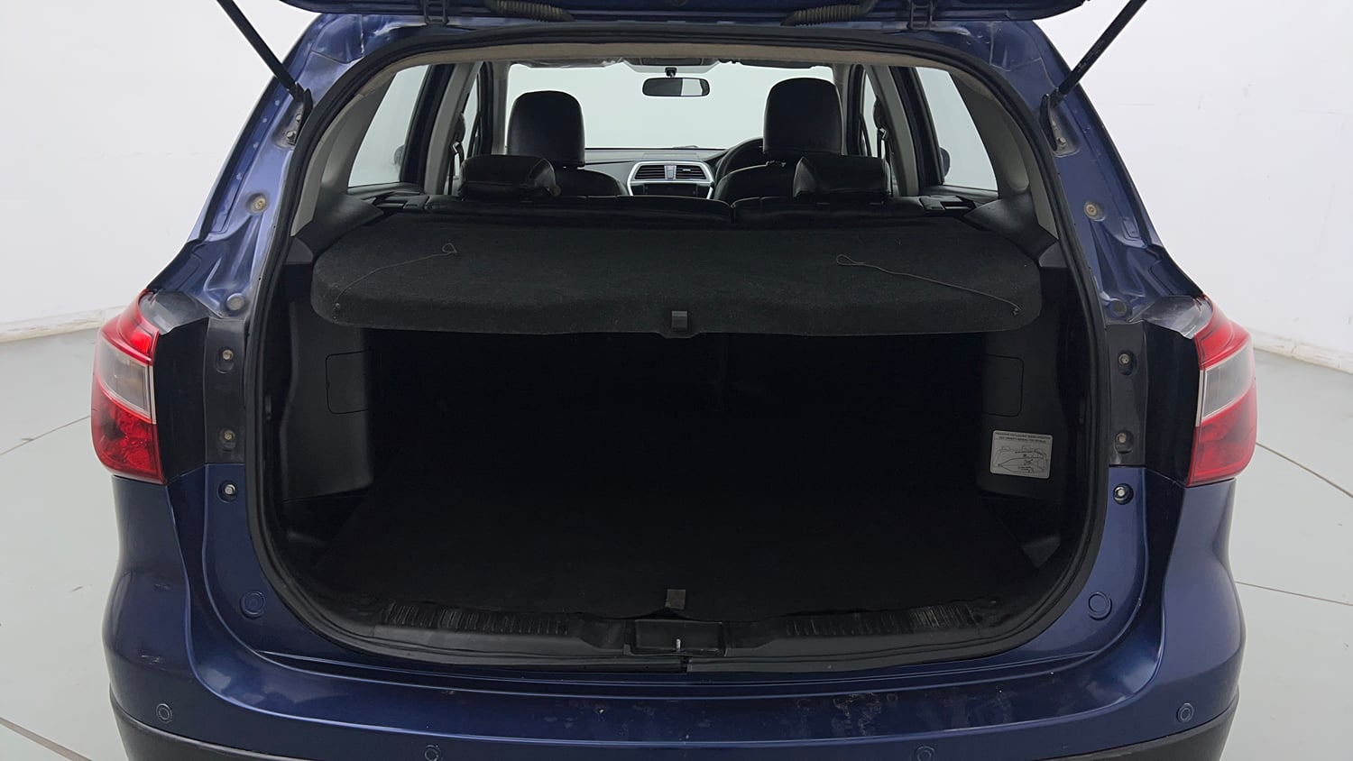 Used 2018 Maruti Suzuki S-Cross Zeta 1.3 Diesel Manual interior DICKY INSIDE VIEW