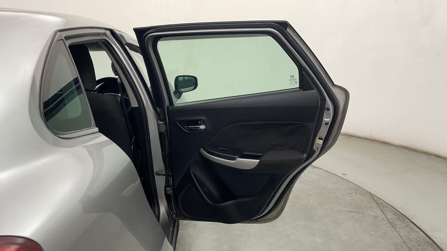 Used 2016 Maruti Suzuki Baleno Alpha 1.2 Petrol Manual interior RIGHT REAR DOOR OPEN VIEW