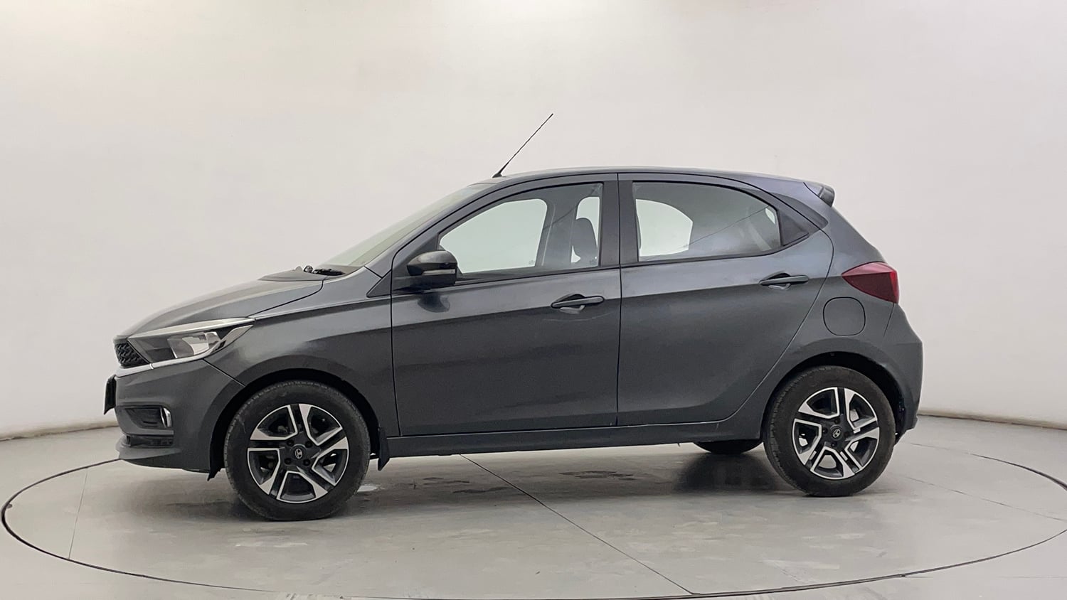 Used 2022 Tata Tiago XZA Plus Petrol Automatic exterior LEFT SIDE VIEW