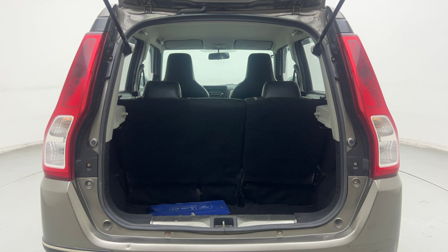 Used 2021 Maruti Suzuki Wagon R 1.0 VXi 1.0 Petrol Manual interior DICKY INSIDE VIEW