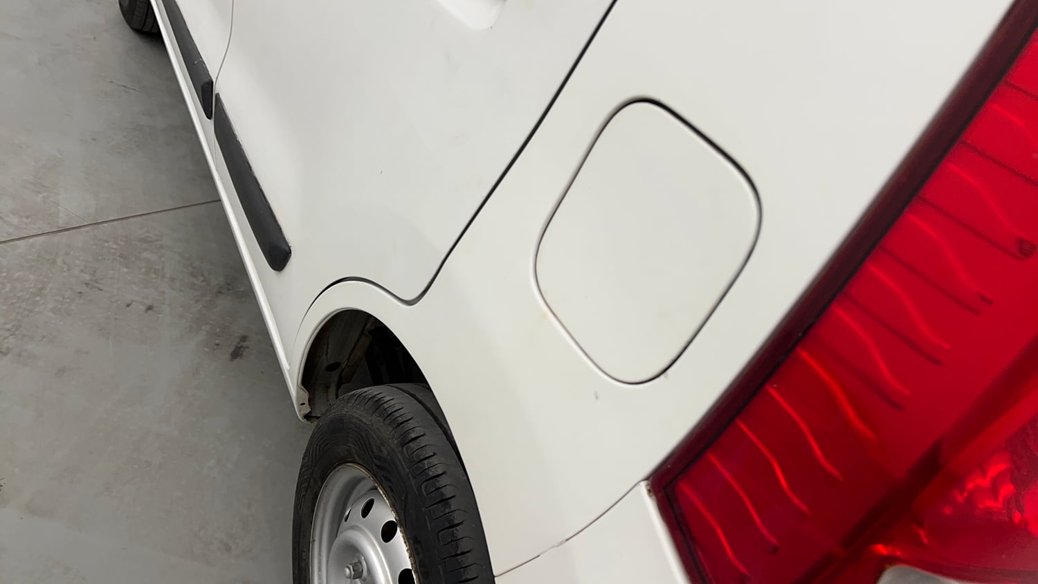 Used 2012 Maruti Suzuki Wagon R LXi Petrol Manual dents MINOR SCRATCH