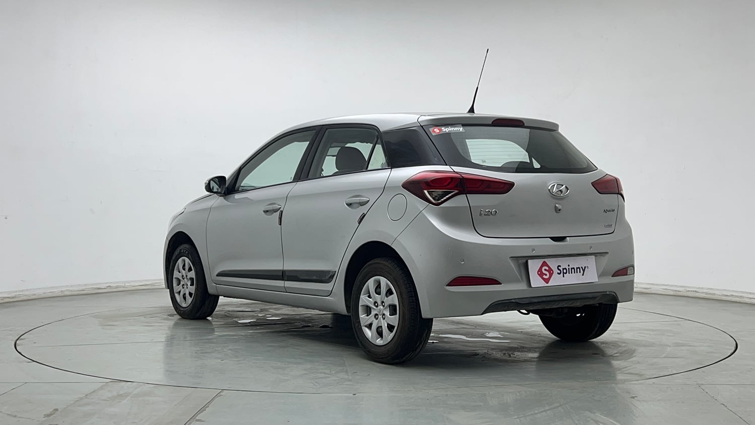 Used 2016 Hyundai Elite i20 Sportz 1.2 Petrol Manual exterior LEFT REAR CORNER VIEW