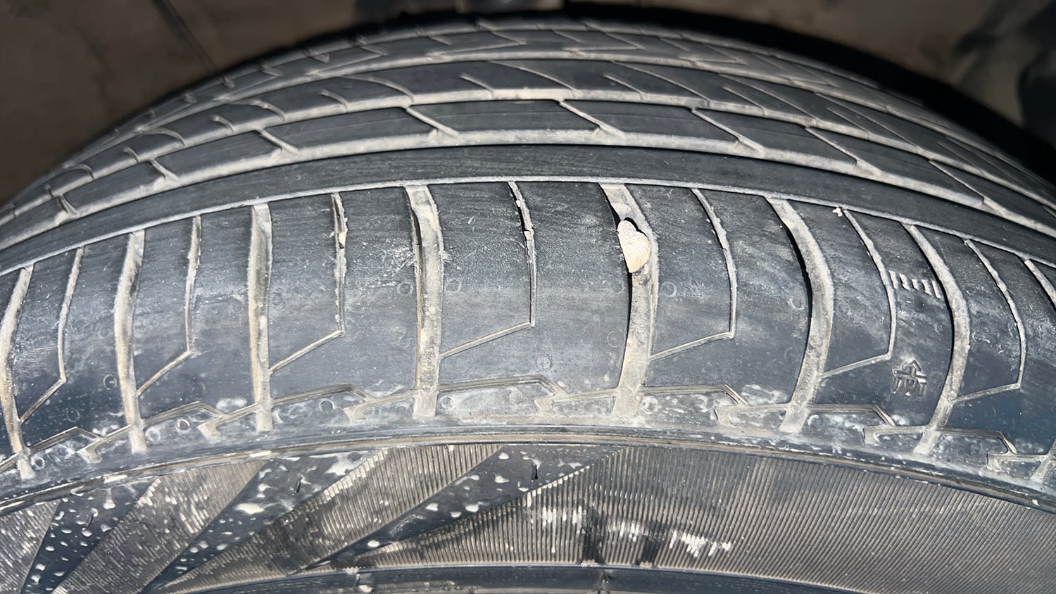 Used 2021 Hyundai Creta SX (O) 1.4 Turbo 7 DCT Petrol Automatic tyres RIGHT FRONT TYRE TREAD VIEW