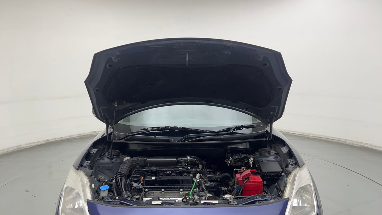 Used 2023 Maruti Suzuki Swift VXi Petrol Manual engine ENGINE & BONNET OPEN FRONT VIEW