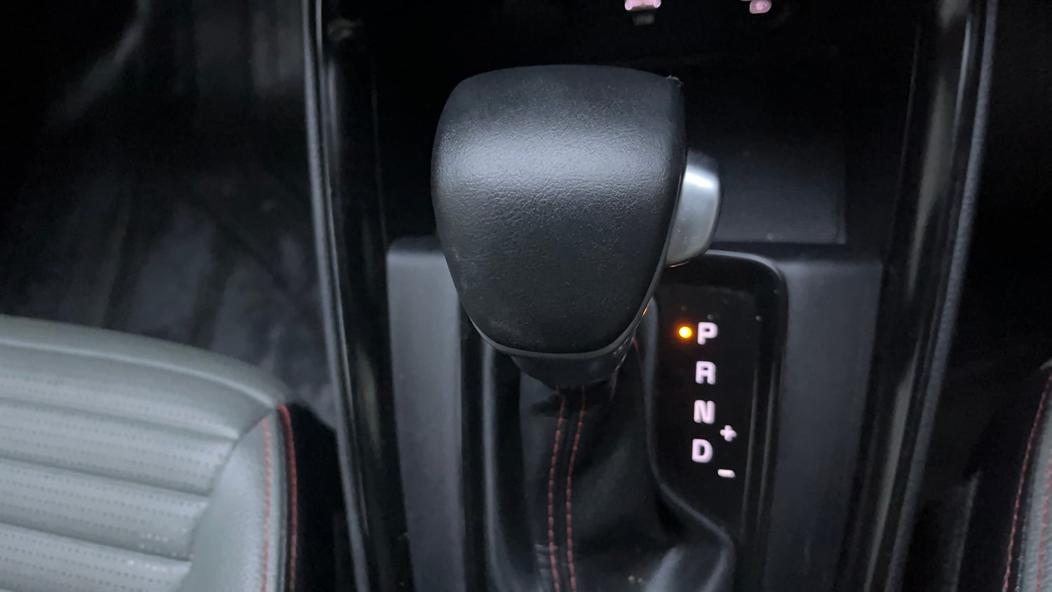 Used 2022 Kia Sonet X Line 1.0 DCT Petrol Automatic interior GEAR  KNOB VIEW