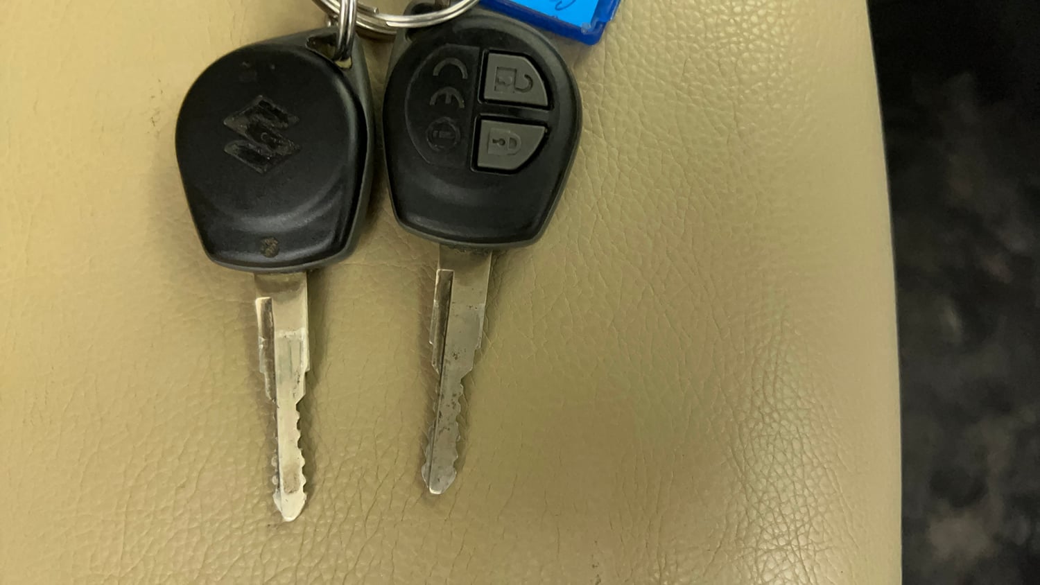 Used 2018 Maruti Suzuki Dzire VXi Petrol Manual extra CAR KEY VIEW
