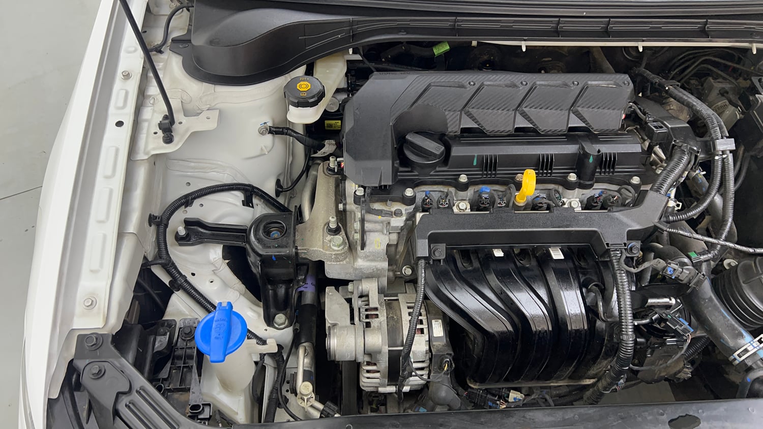 Used 2024 Hyundai Verna SX 1.5 Petrol MT Petrol Manual engine ENGINE RIGHT SIDE VIEW
