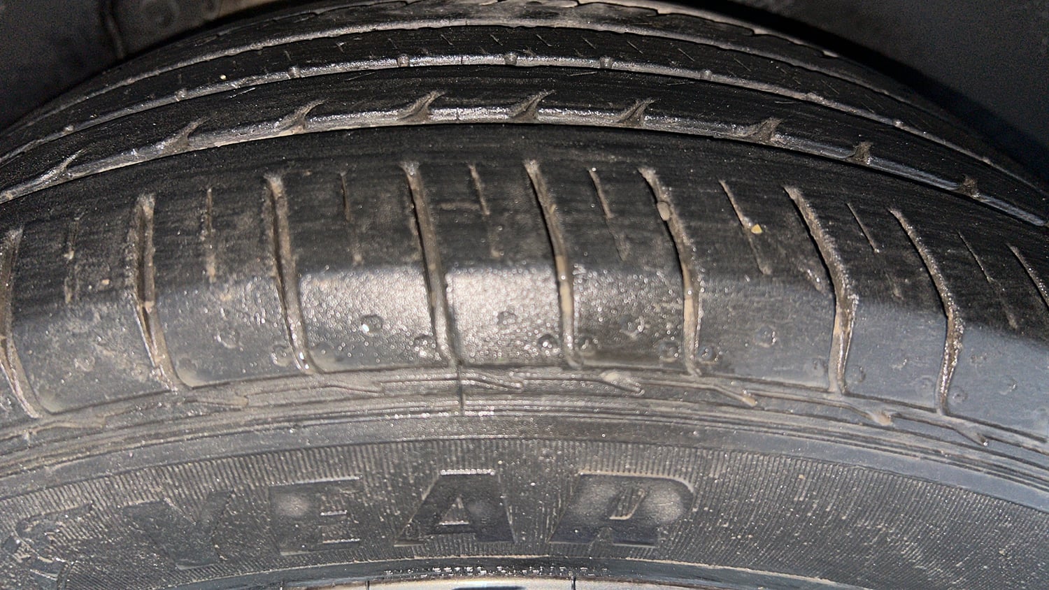 Used 2023 Kia Seltos GTX Plus 1.4 DCT Petrol Automatic tyres RIGHT REAR TYRE TREAD VIEW