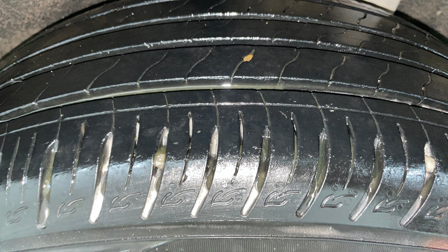 Used 2017 Maruti Suzuki Vitara Brezza ZDi+ Dual Tone Diesel Manual tyres LEFT REAR TYRE TREAD VIEW