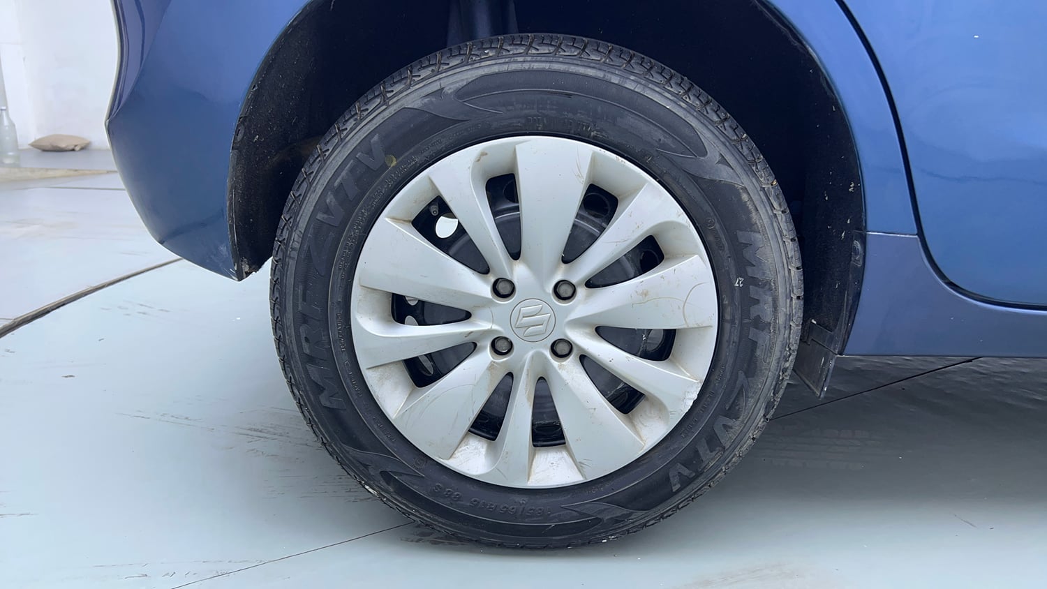 Used 2017 Maruti Suzuki Baleno Delta 1.2 Petrol Manual tyres RIGHT REAR TYRE RIM VIEW