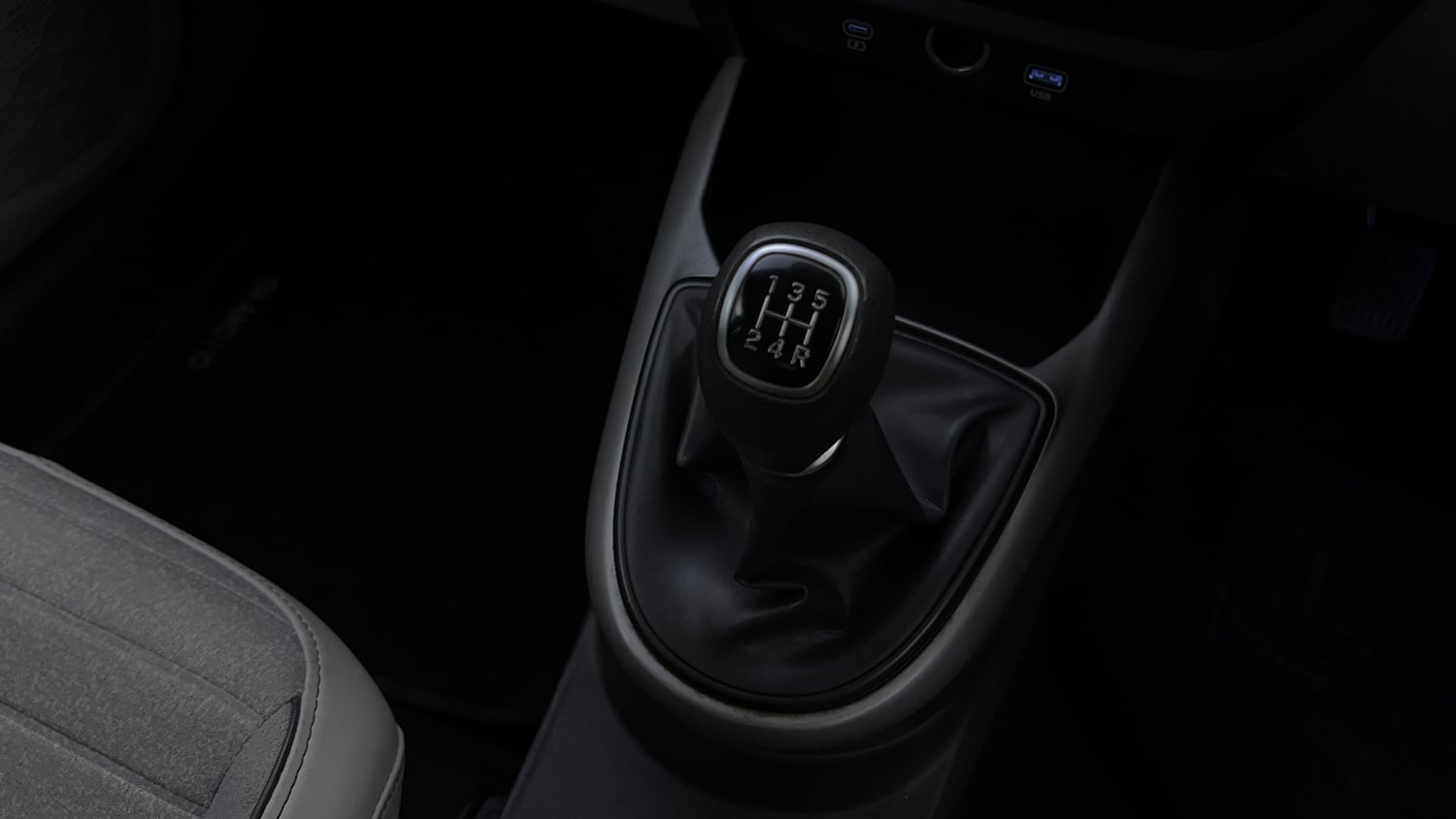 Used 2023 Hyundai Grand i10 Nios Sportz 1.2 Kappa VTVT Petrol Manual interior GEAR  KNOB VIEW