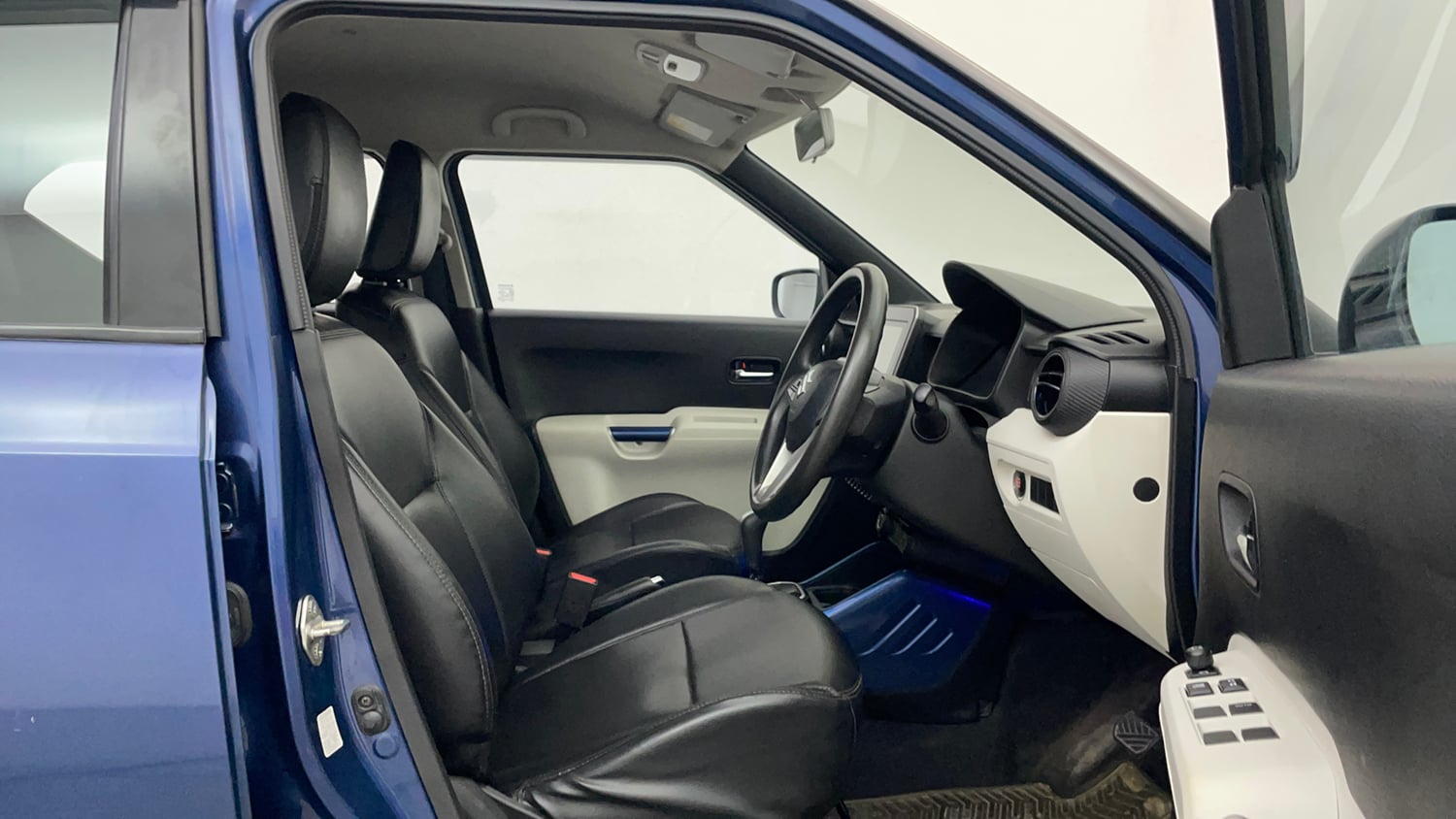 Used 2020 Maruti Suzuki Ignis Alpha 1.2 AMT Petrol Automatic interior RIGHT SIDE FRONT DOOR CABIN VIEW