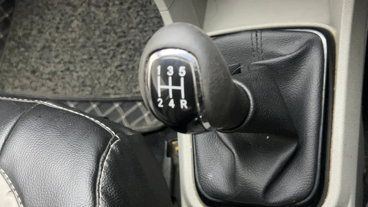 Used 2018 Tata Tiago Revotron XT Petrol Manual interior GEAR  KNOB VIEW