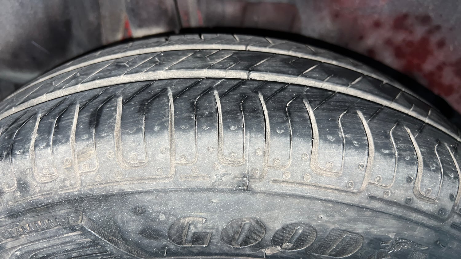 Used 2018 Maruti Suzuki Swift VXI CNG (Outside Fitted) Cng Manual tyres RIGHT REAR TYRE TREAD VIEW
