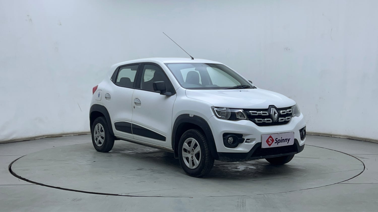 Used 2015 Renault Kwid RXT Petrol Manual exterior RIGHT FRONT CORNER VIEW