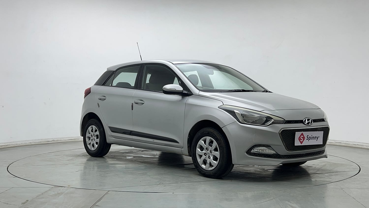 Used 2016 Hyundai Elite i20 Sportz 1.2 Petrol Manual exterior RIGHT FRONT CORNER VIEW