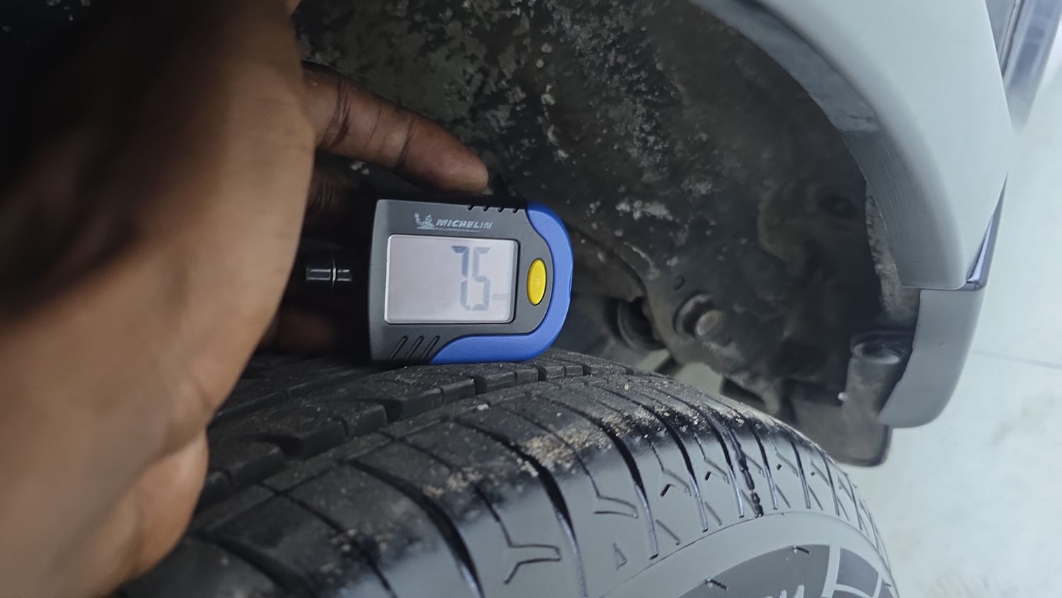 Used 2024 Maruti Suzuki Wagon R ZXI Plus 1.2 AGS Petrol Automatic tyres RIGHT REAR TYRE TREAD VIEW