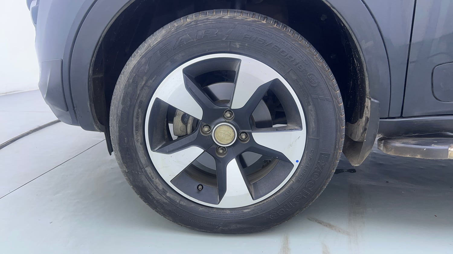 Used 2018 Tata Nexon XZA Plus Diesel Diesel Automatic tyres LEFT FRONT TYRE RIM VIEW