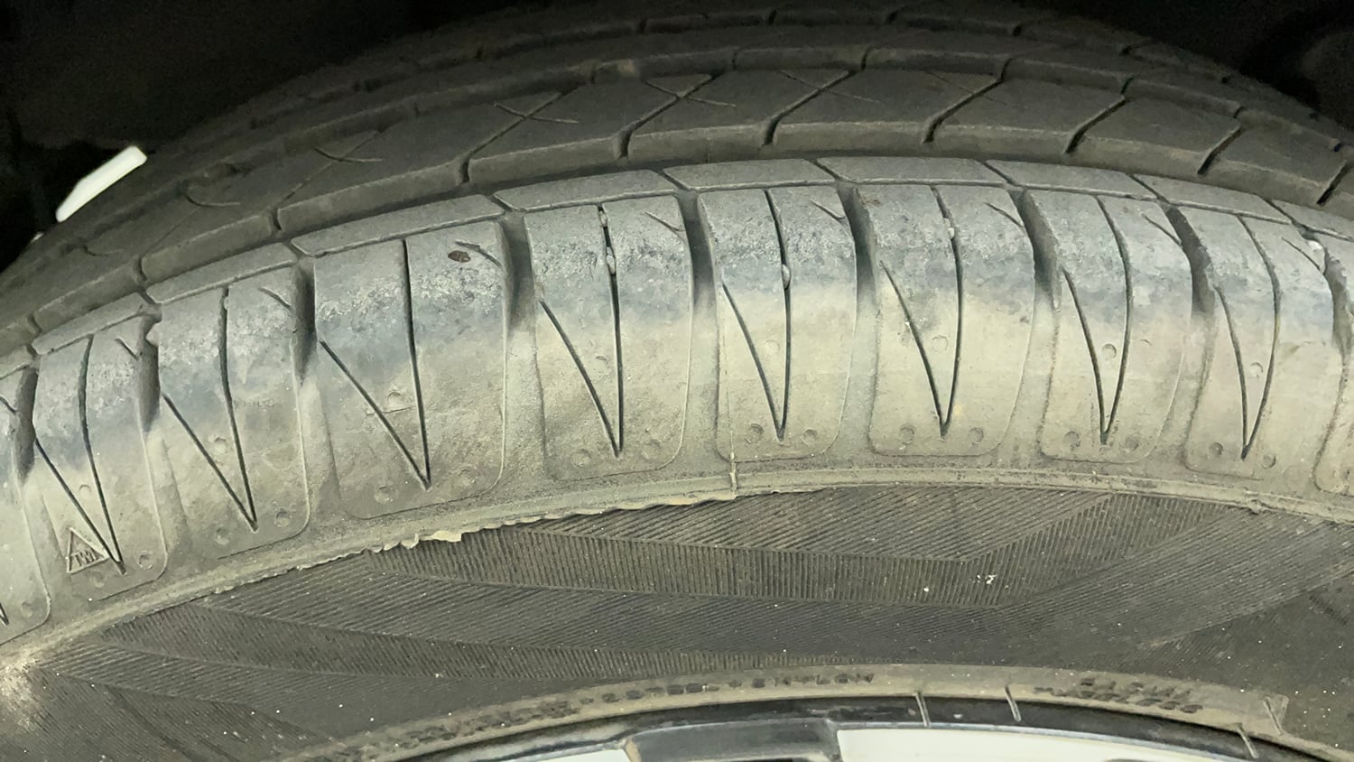 Used 2022 Tata Tiago XZA Plus Petrol Automatic tyres RIGHT REAR TYRE TREAD VIEW