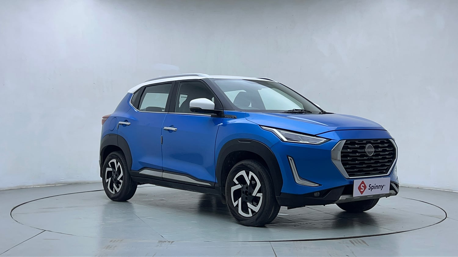 Used 2022 Nissan Magnite XV Petrol Manual exterior RIGHT FRONT CORNER VIEW