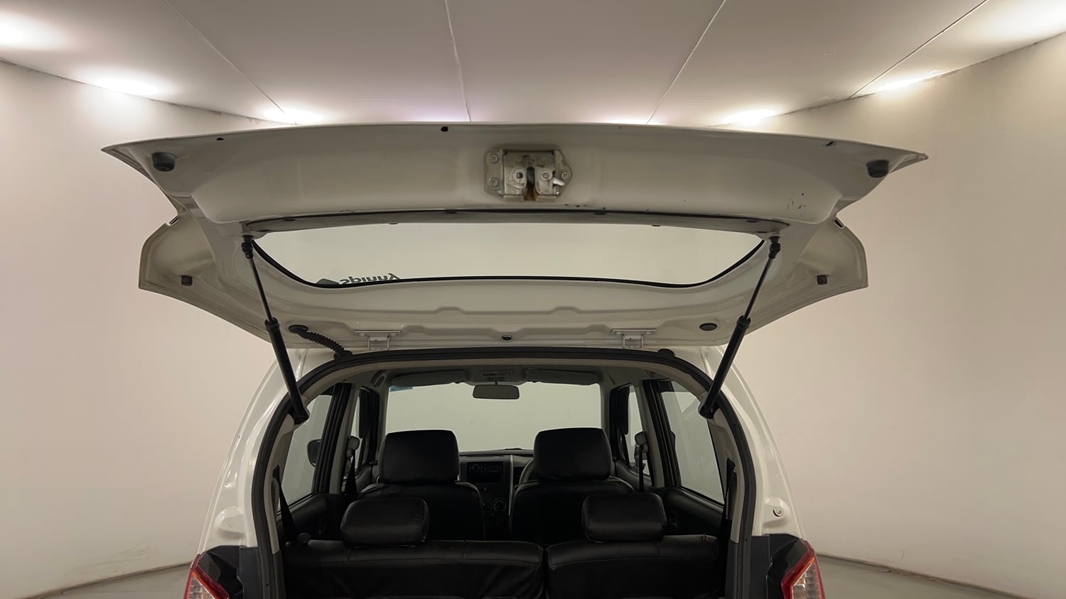 Used 2012 Maruti Suzuki Wagon R LXi Petrol Manual interior DICKY DOOR OPEN VIEW