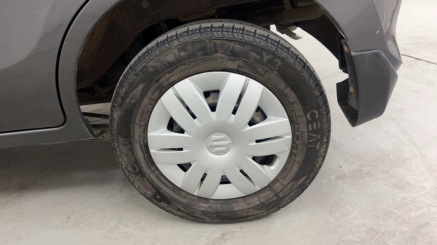 Used 2014 Maruti Suzuki Alto 800 Lxi CNG Cng Manual tyres LEFT REAR TYRE RIM VIEW