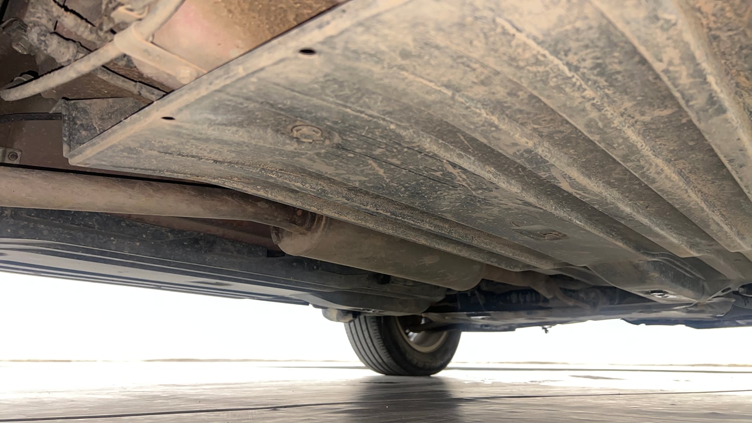 Used 2023 Maruti Suzuki Brezza Zxi Dual Tone Petrol Manual extra REAR RIGHT UNDERBODY VIEW