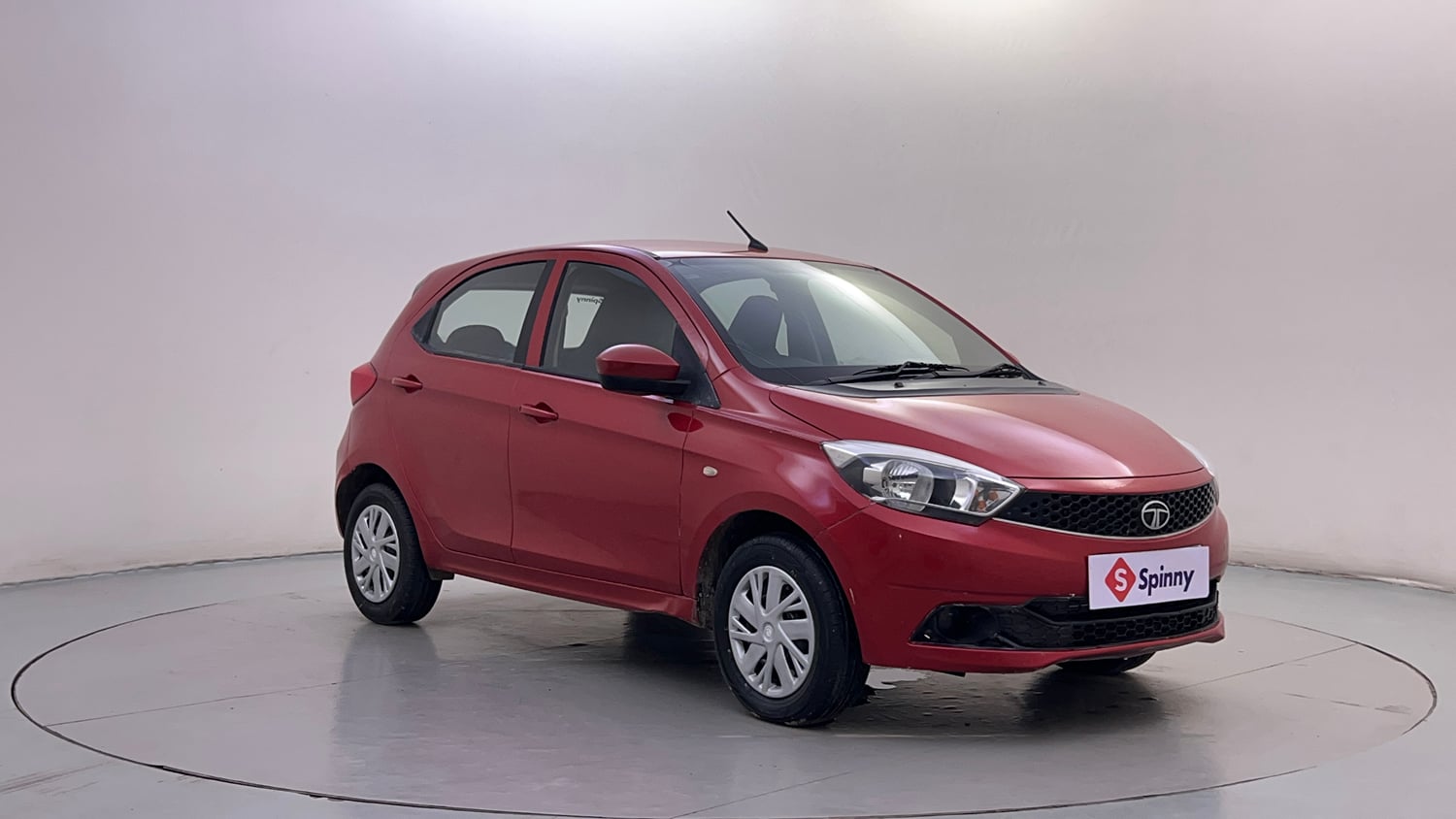 Used 2017 Tata Tiago Revotorq XT Diesel Manual exterior RIGHT FRONT CORNER VIEW