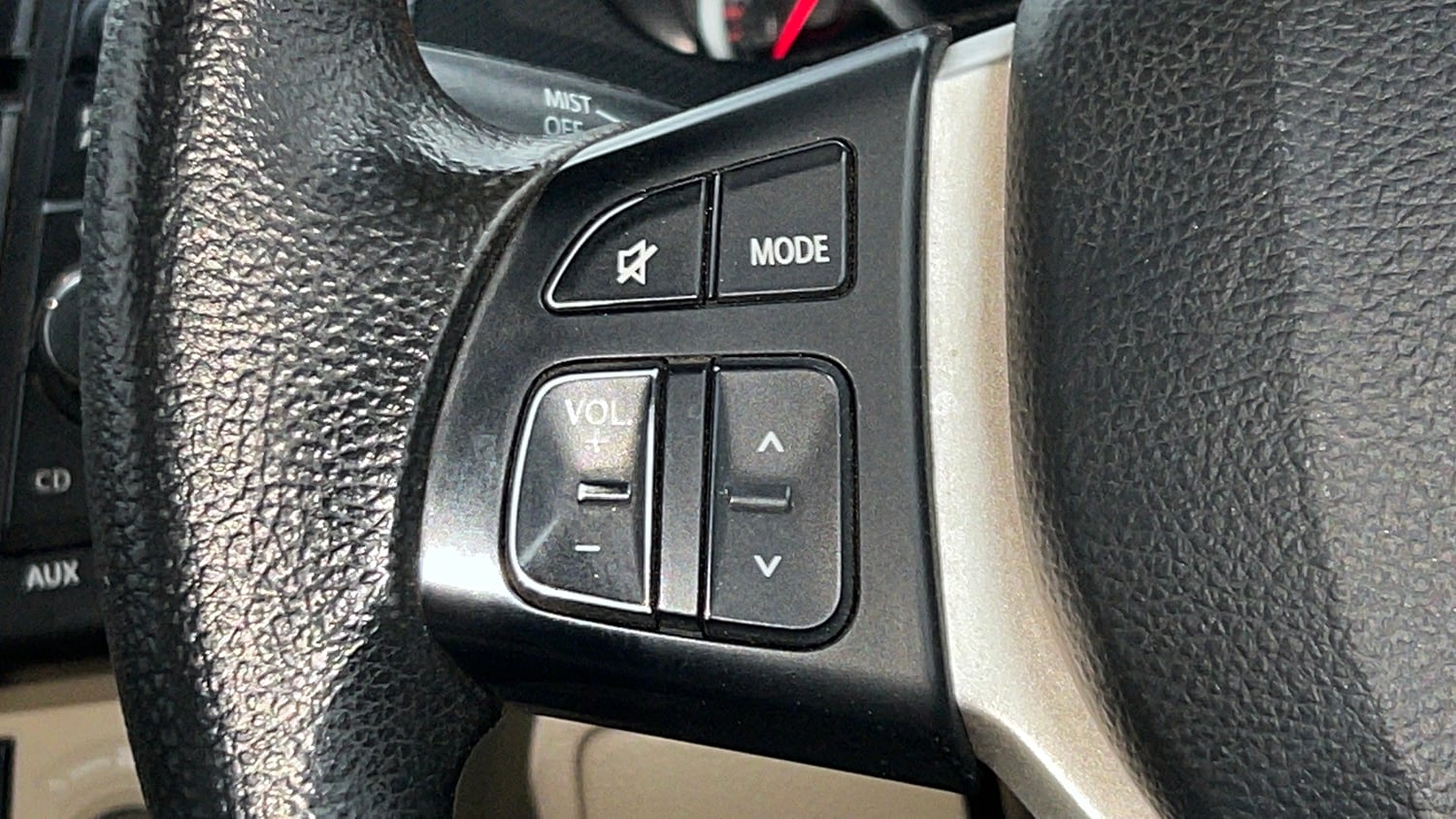 Used 2014 Maruti Suzuki Swift Dzire ZXI Petrol Manual top_features Steering mounted controls