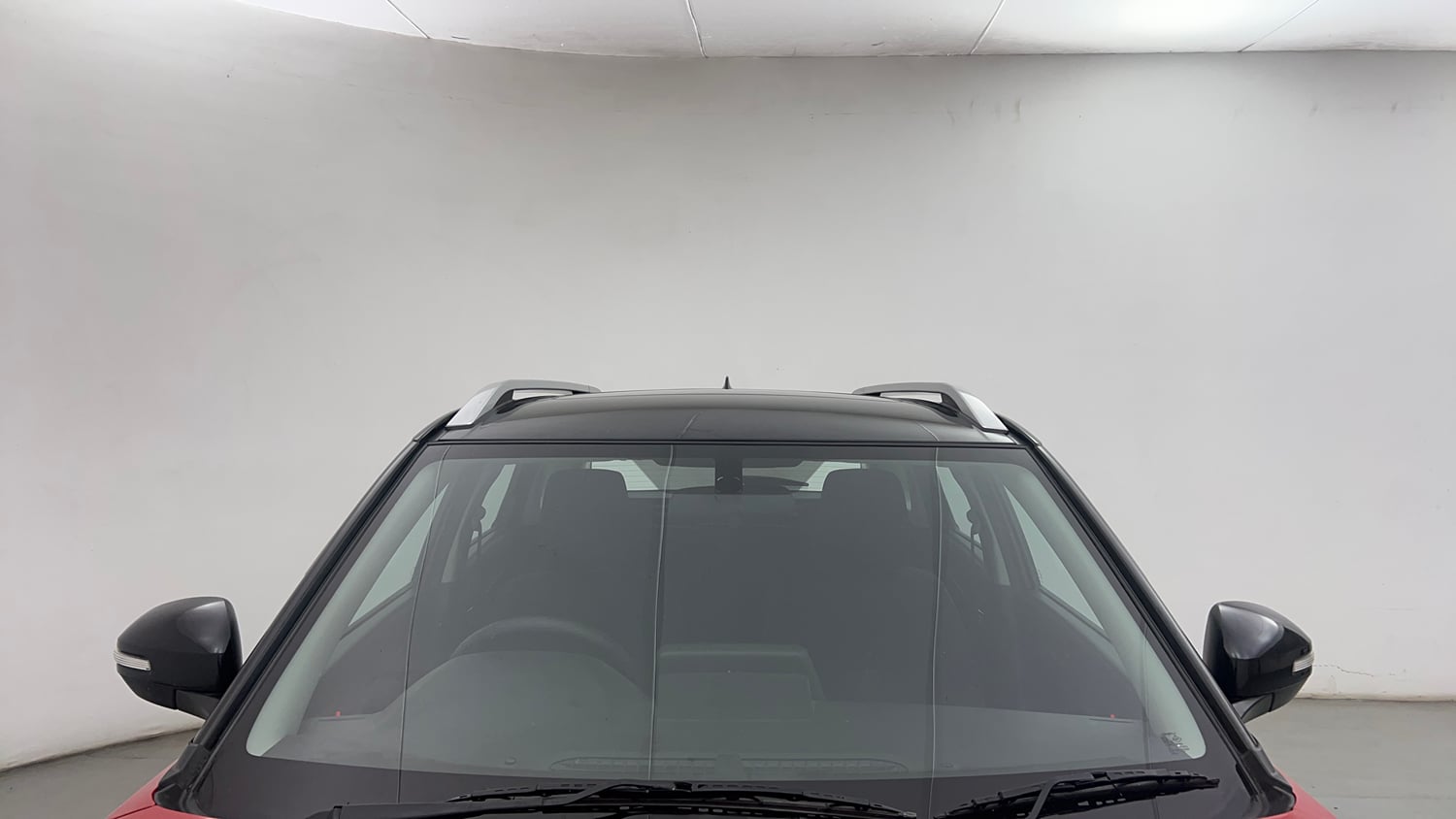 Used 2023 Maruti Suzuki Brezza Zxi Dual Tone Petrol Manual exterior FRONT WINDSHIELD VIEW