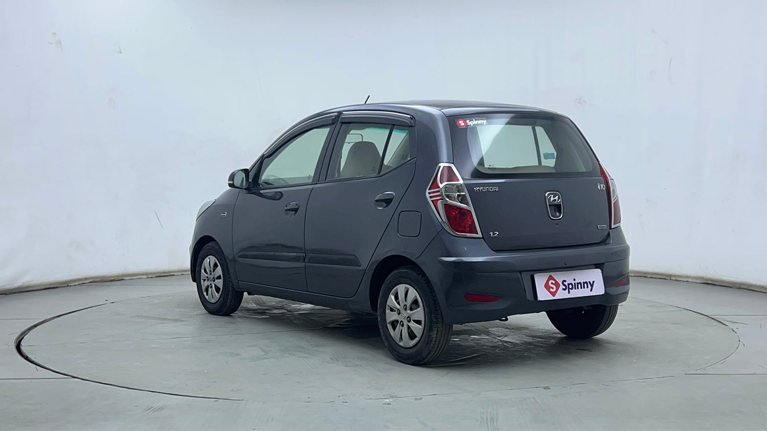 Used 2013 Hyundai i10 Magna 1.2 Kappa2 Petrol Manual exterior LEFT REAR CORNER VIEW