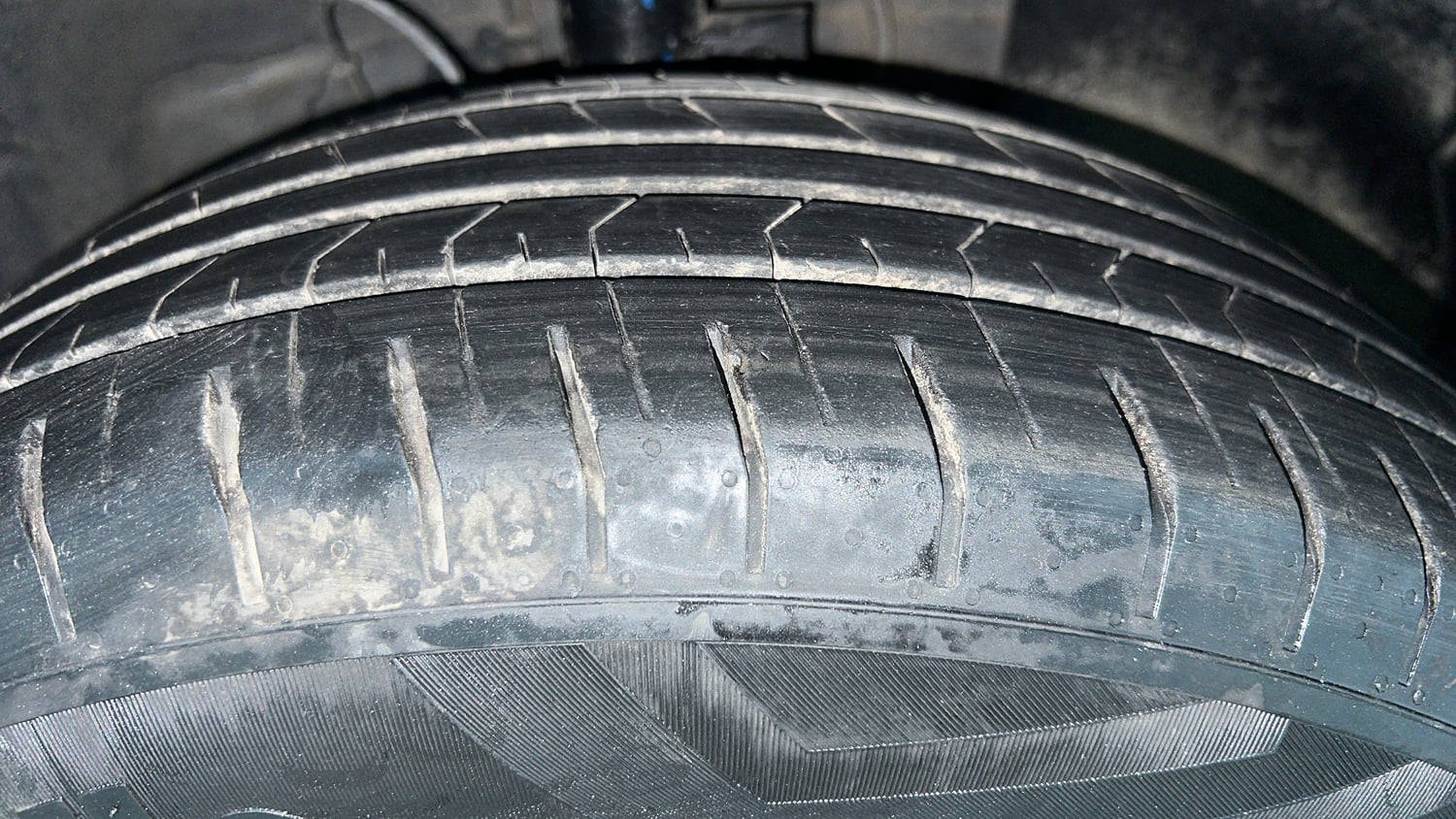 Used 2024 Hyundai Venue E 1.2 Petrol Petrol Manual tyres RIGHT FRONT TYRE TREAD VIEW