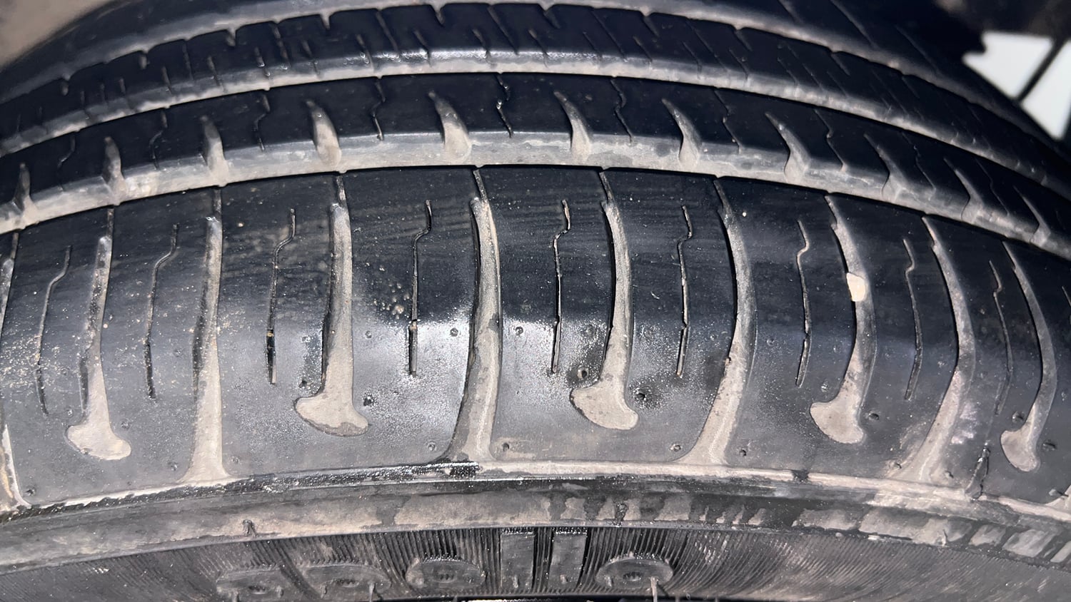 Used 2020 Hyundai Grand i10 Sportz 1.2 Kappa VTVT Petrol Manual tyres LEFT REAR TYRE TREAD VIEW