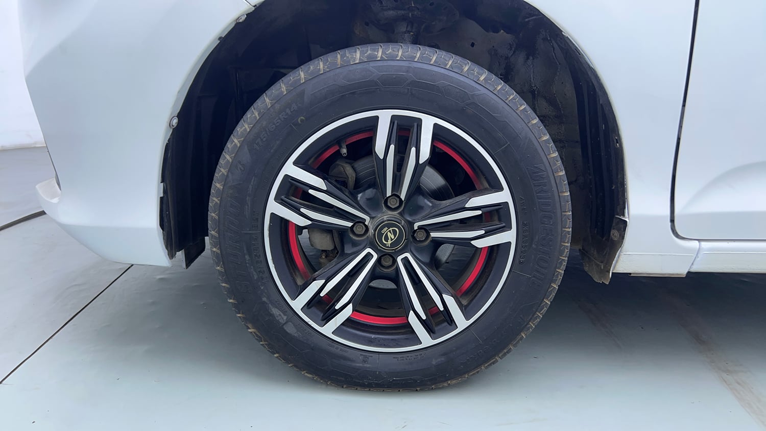 Used 2020 Honda Amaze 1.2 S MT Petrol Petrol Manual tyres LEFT FRONT TYRE RIM VIEW