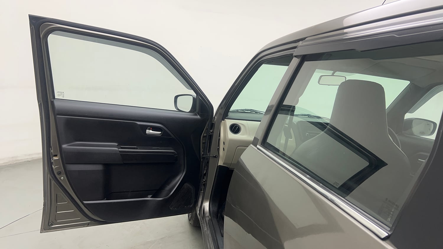 Used 2021 Maruti Suzuki Wagon R 1.0 VXi 1.0 Petrol Manual interior LEFT FRONT DOOR OPEN VIEW