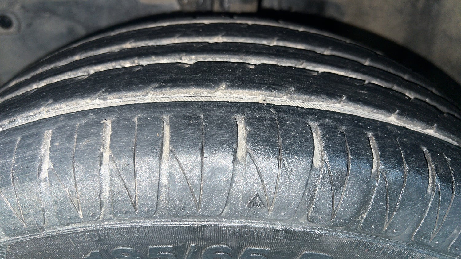 Used 2014 Honda Amaze 1.2 S i-VTEC Petrol Manual tyres LEFT FRONT TYRE TREAD VIEW