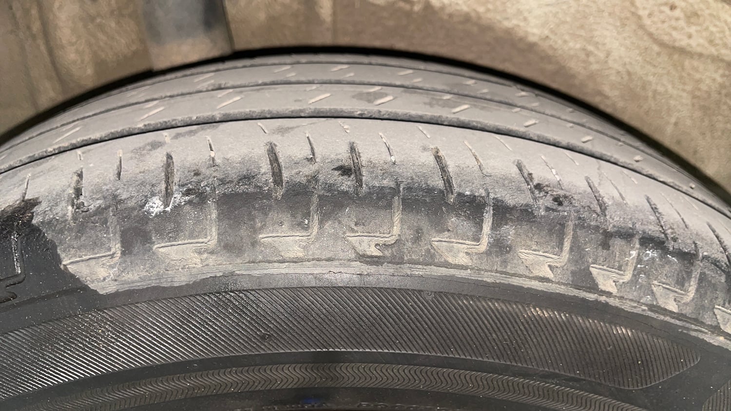 Used 2022 Maruti Suzuki Ignis Zeta 1.2 MT Petrol Manual tyres RIGHT REAR TYRE TREAD VIEW