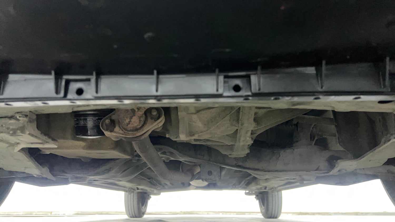 Used 2017 Maruti Suzuki Celerio ZXI (O) AMT Petrol Automatic extra FRONT LEFT UNDERBODY VIEW