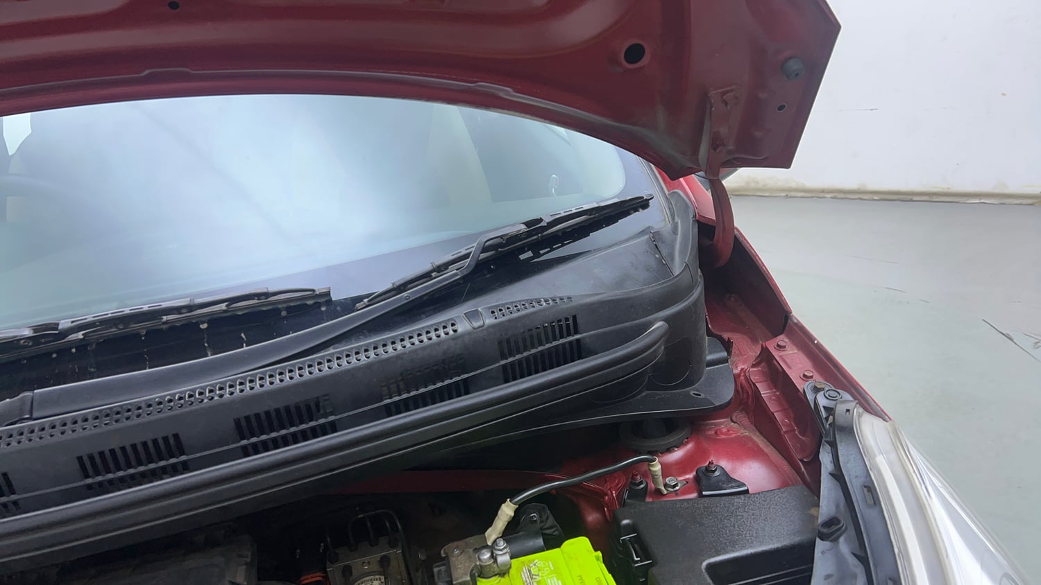 Used 2019 Hyundai Grand i10 Sportz 1.2 Kappa VTVT Petrol Manual engine ENGINE LEFT SIDE HINGE & APRON VIEW