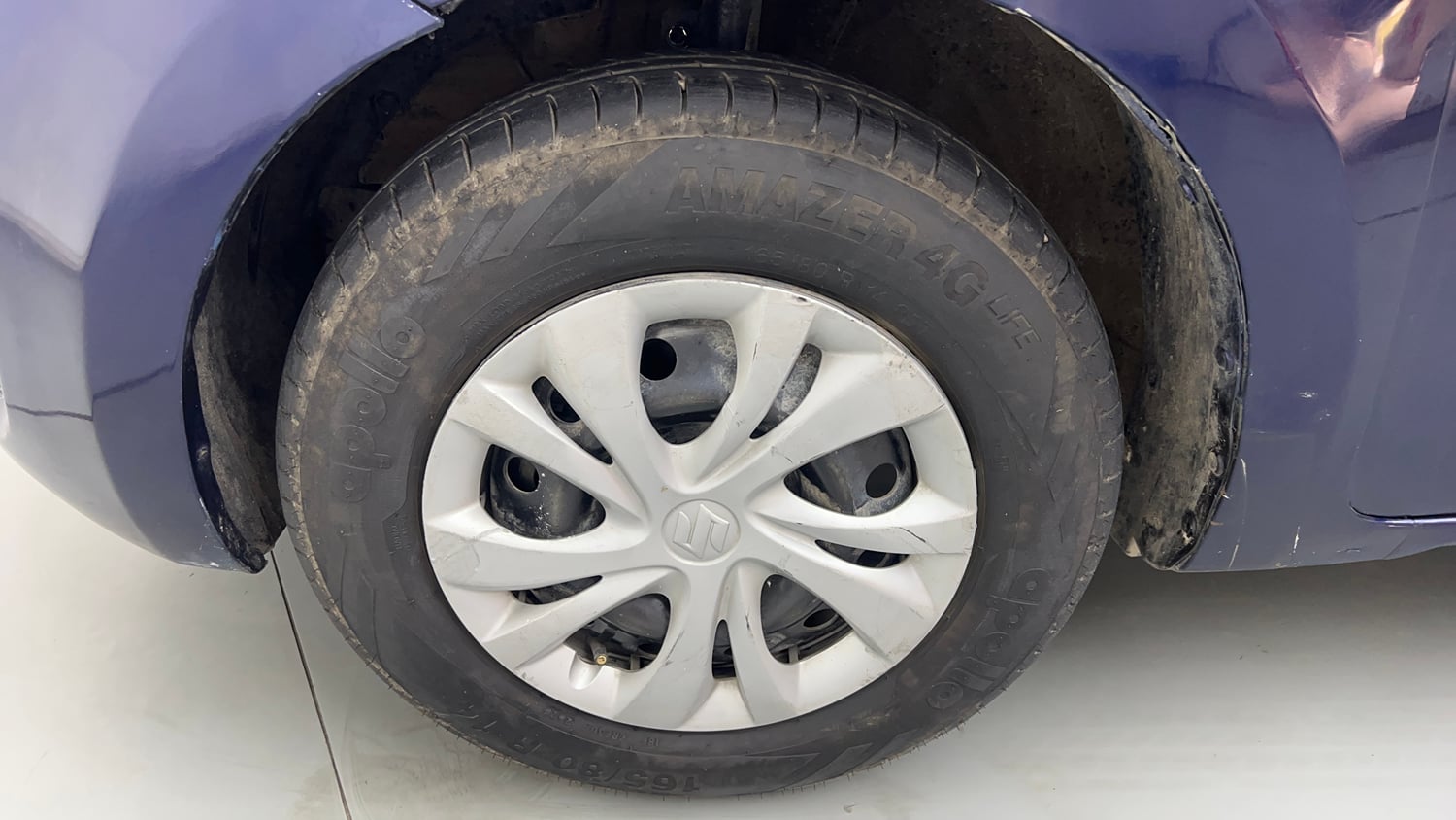 Used 2023 Maruti Suzuki Swift VXi Petrol Manual tyres LEFT FRONT TYRE RIM VIEW