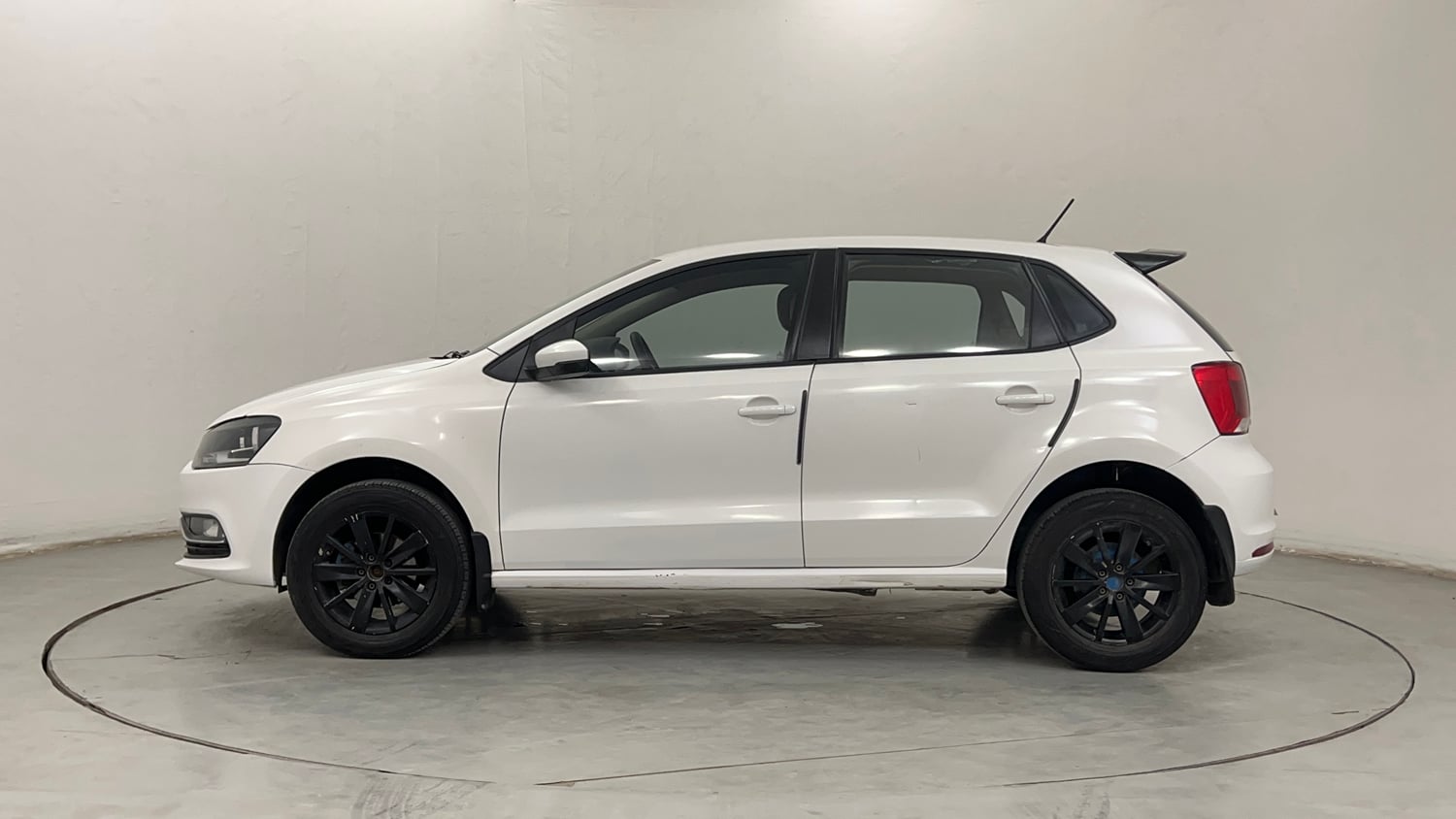 Used 2016 Volkswagen Polo Highline1.2L (P) Petrol Manual exterior LEFT SIDE VIEW
