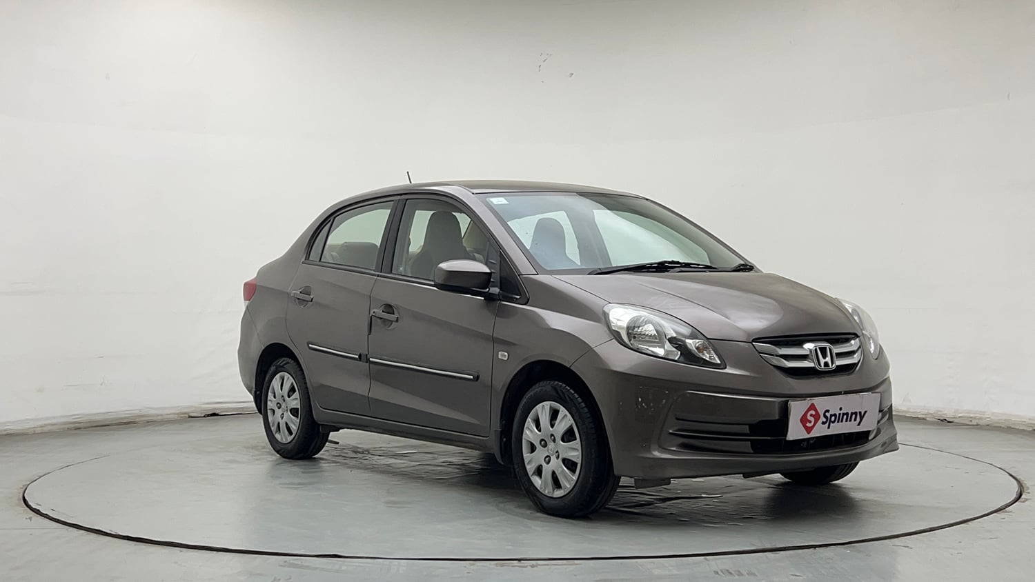 Used 2013 Honda Amaze 1.2 S i-VTEC Petrol Manual exterior RIGHT FRONT CORNER VIEW